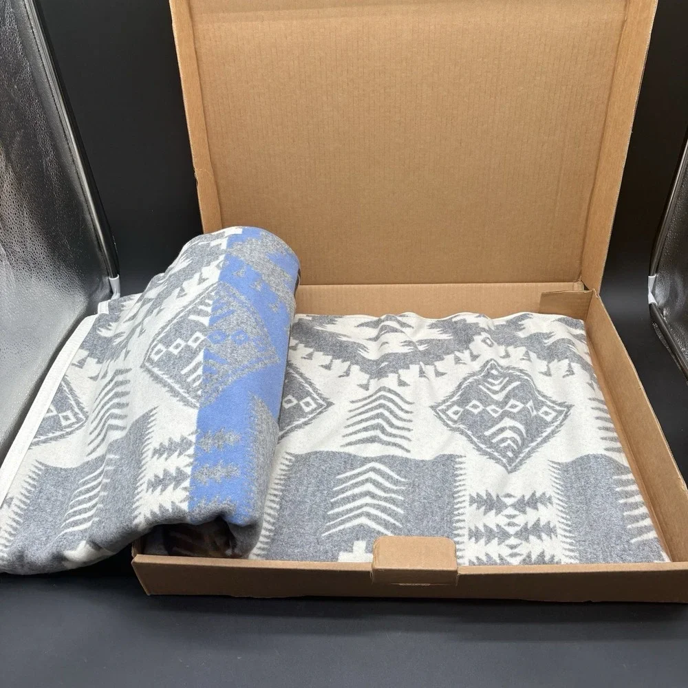 Pendleton Silver Bark Robe (64